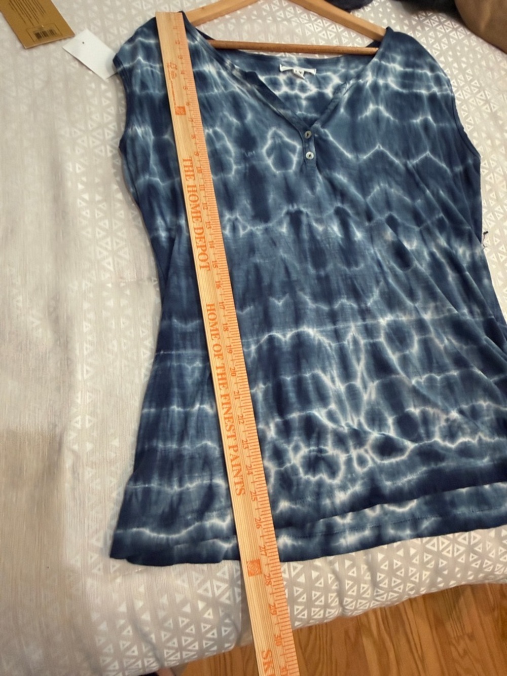 Beach, lunch, lounge, size medium Tie-Dye Blue Top - Picture 5 of 5